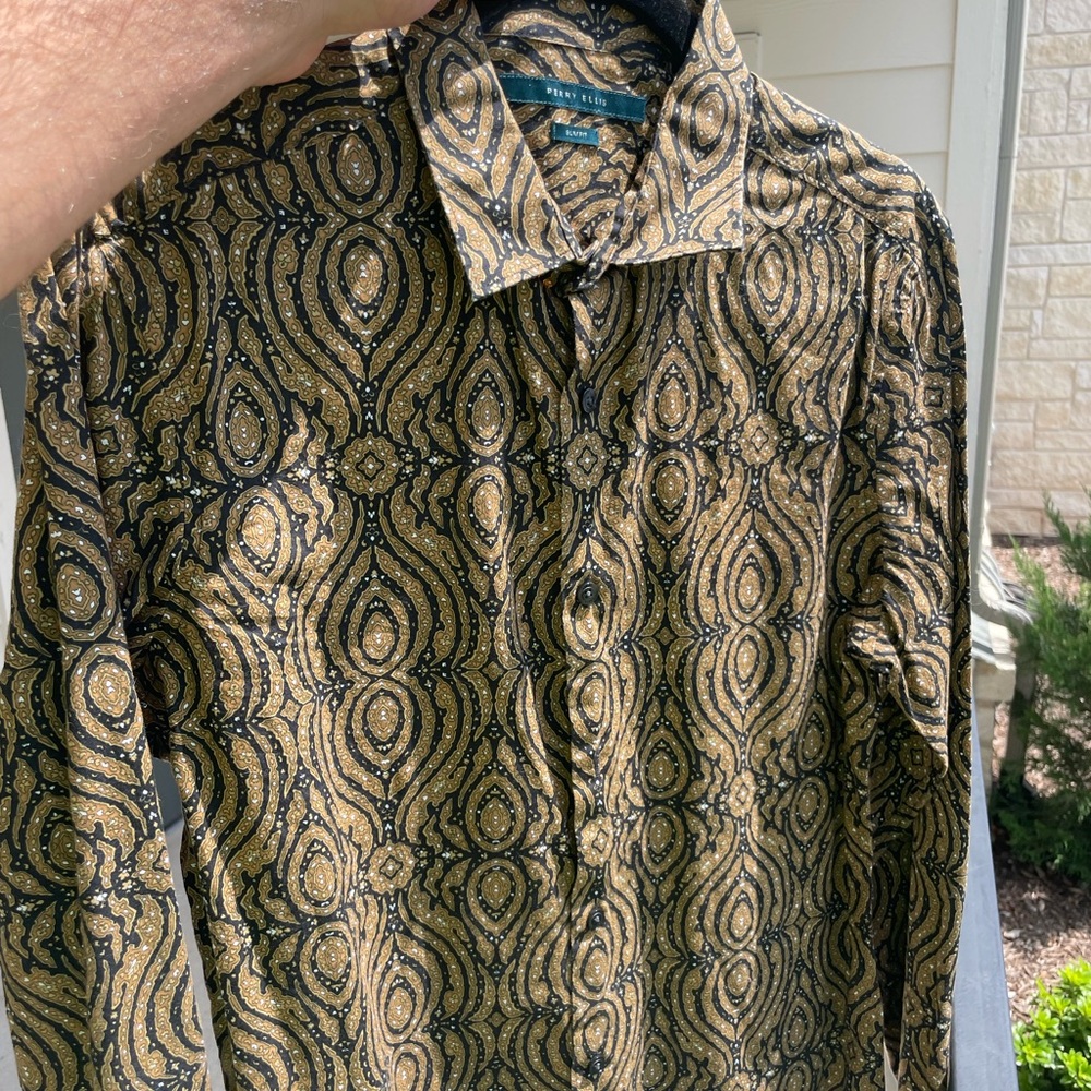 Perry Ellis Button Up LS - Picture 2 of 2